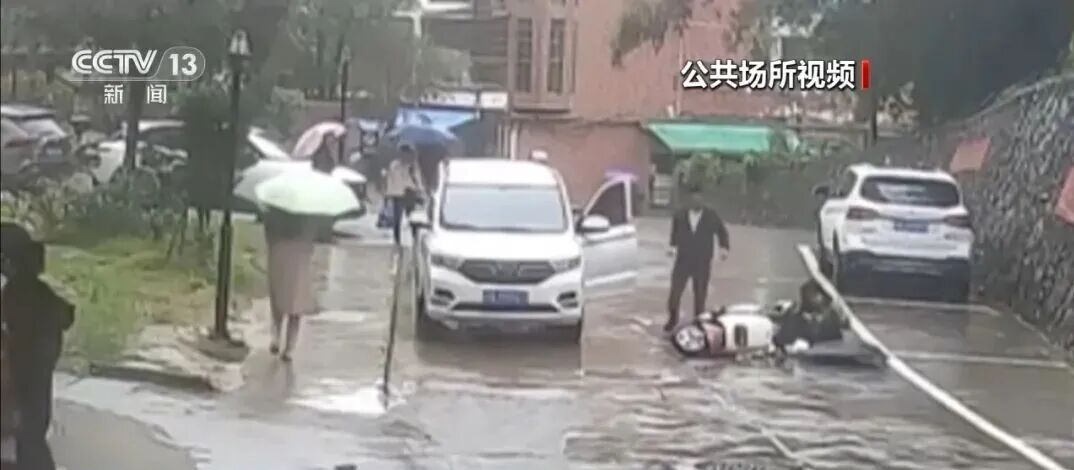 突开车门致他人身亡！“开门杀”交通事故，责任谁承担？