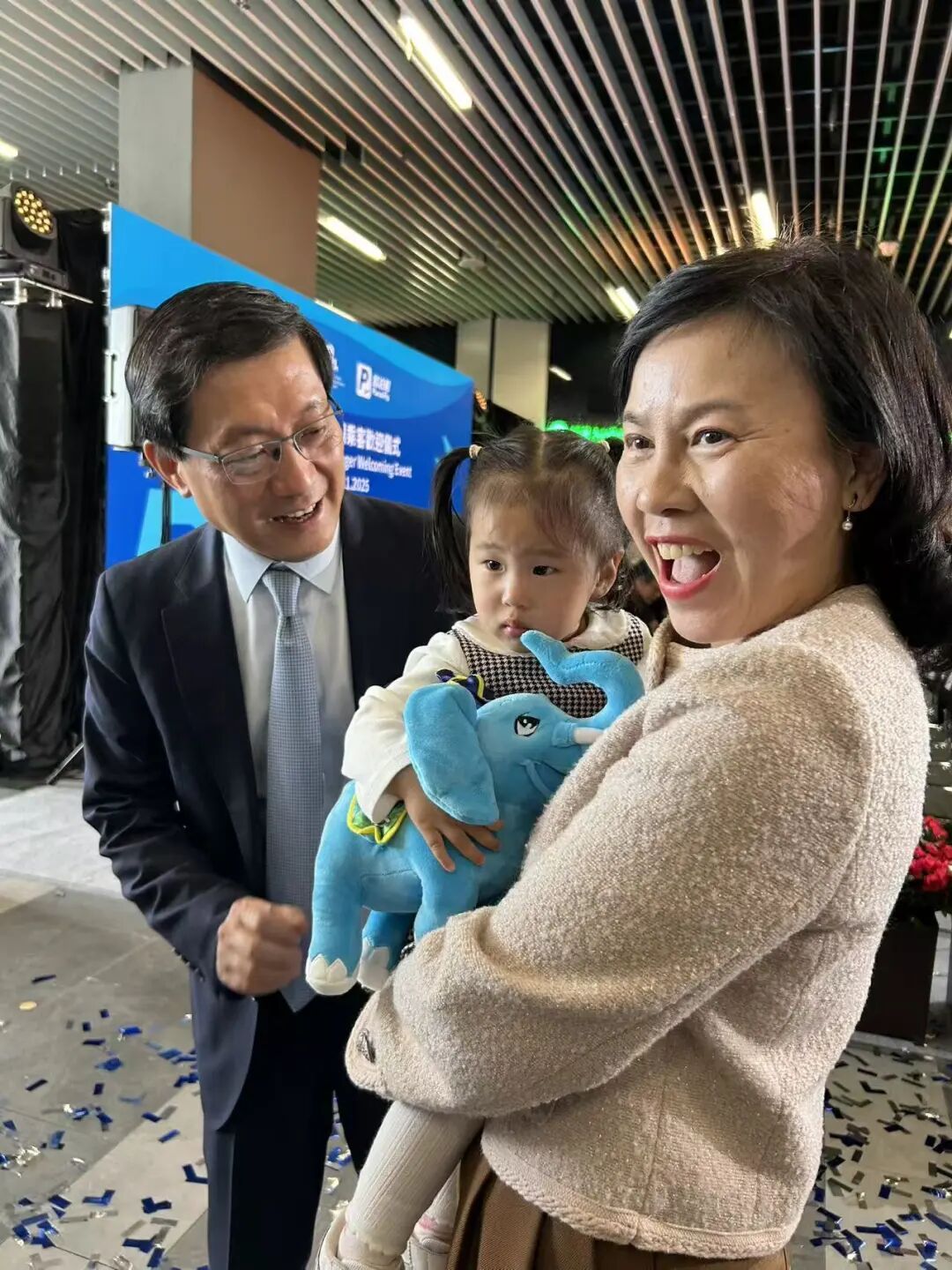 一脚油门到香港,今天正式实施!广东人:马上报名 一脚油门到香港,今天正式实施!广东人:马上报名