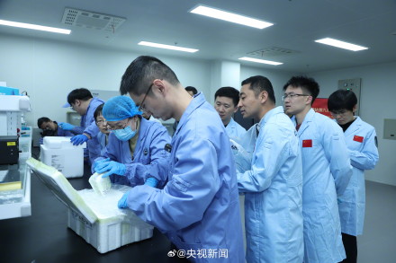 航天员带回近100斤太空特产 航天员带回近100斤太空特产