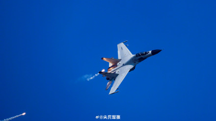 转存收藏!中国战机与蓝天适配度太高了 转存收藏!中国战机与蓝天适配度太高了