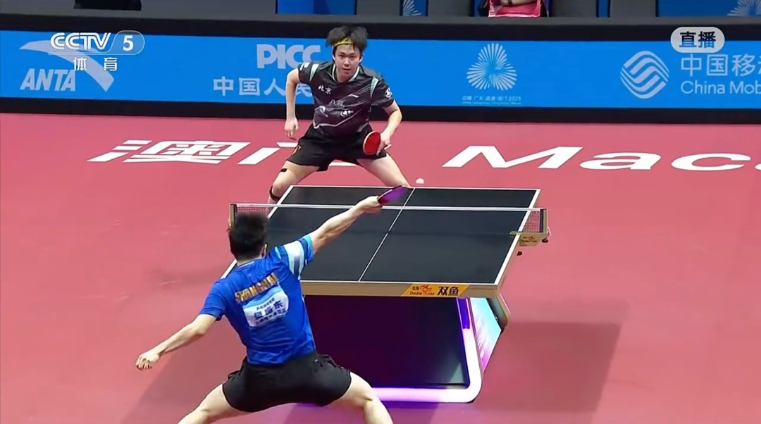 强强对决！樊振东战胜王楚钦