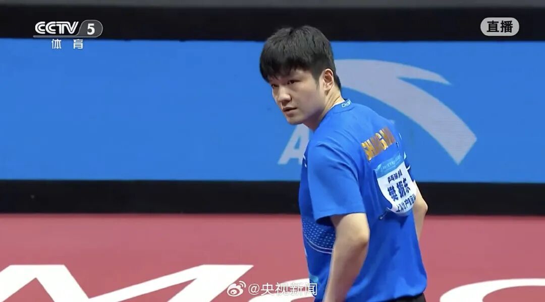 樊振东战胜王楚钦，进入决赛！“球台打出火星”