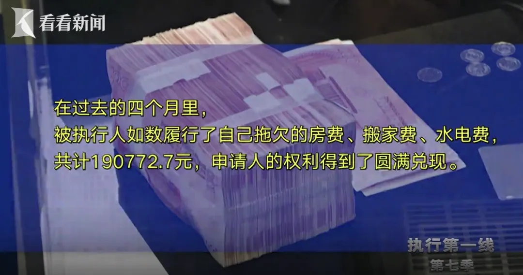 “我在等爱情”，上海网红爷叔每晚站在桥下走红，真实情况却令人大跌眼镜……