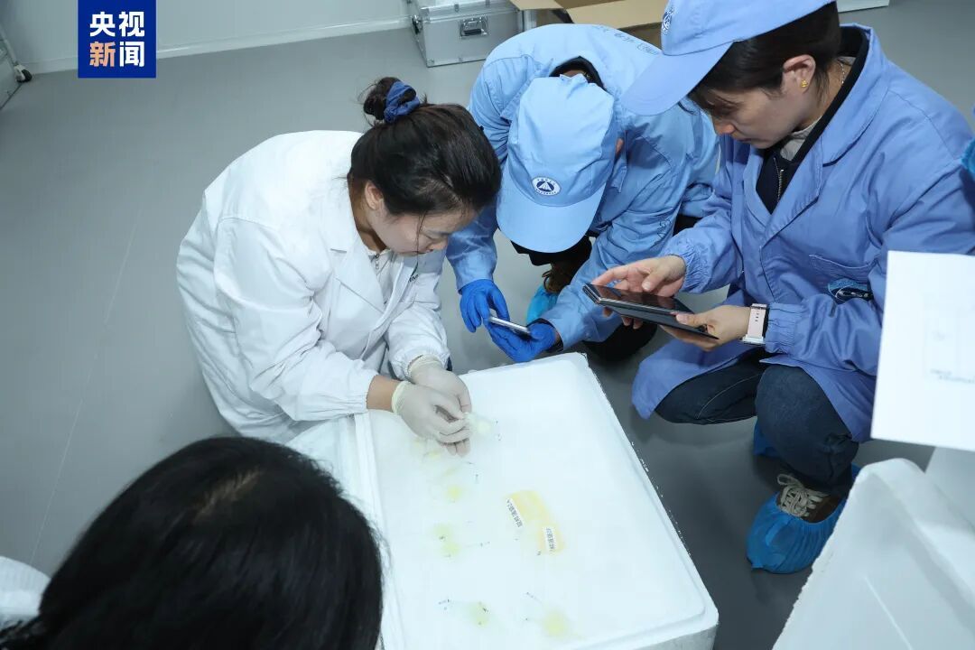 带回近100斤太空特产！已交付科学家