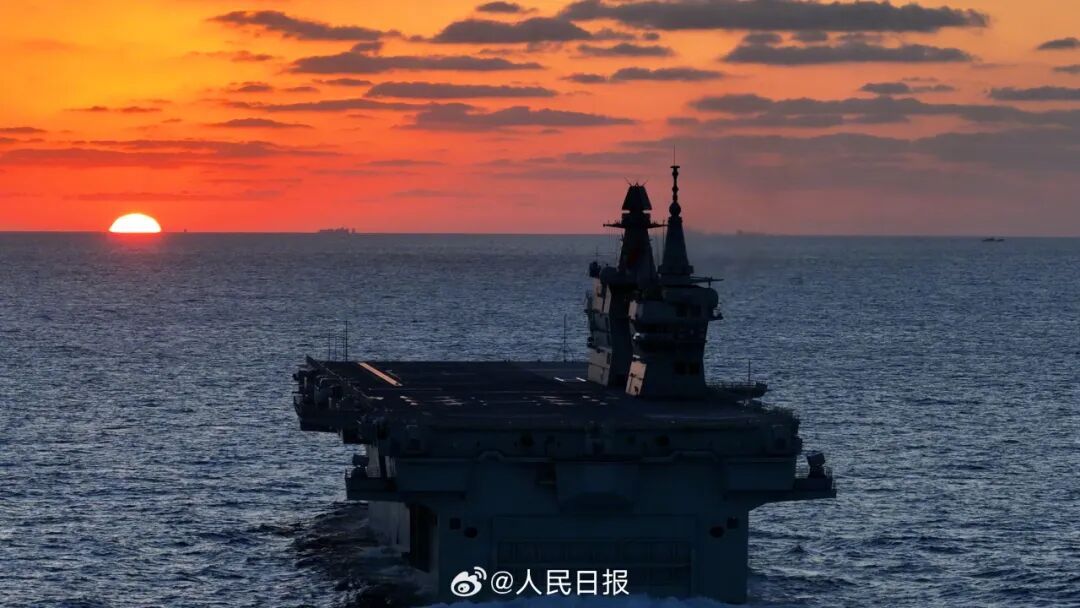 现场画面！海军四川舰顺利完成首次航行试验