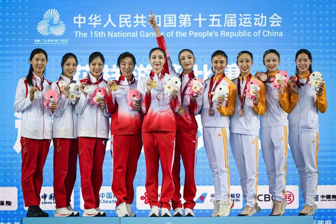 “姐妹花”王柳懿、王芊懿全运会花样游泳双人项目夺冠!