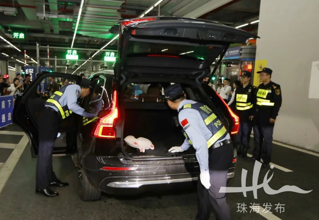 “粤车南下”首车出发!从珠海驶向香港 “粤车南下”首车出发!从珠海驶向香港