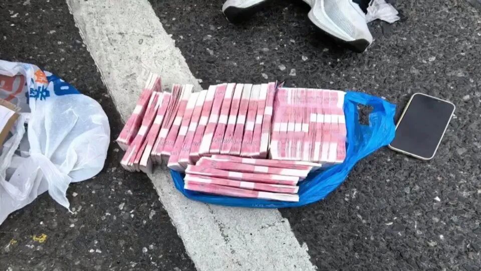 浙江网约车司机一个动作，乘客竟想要跳车？