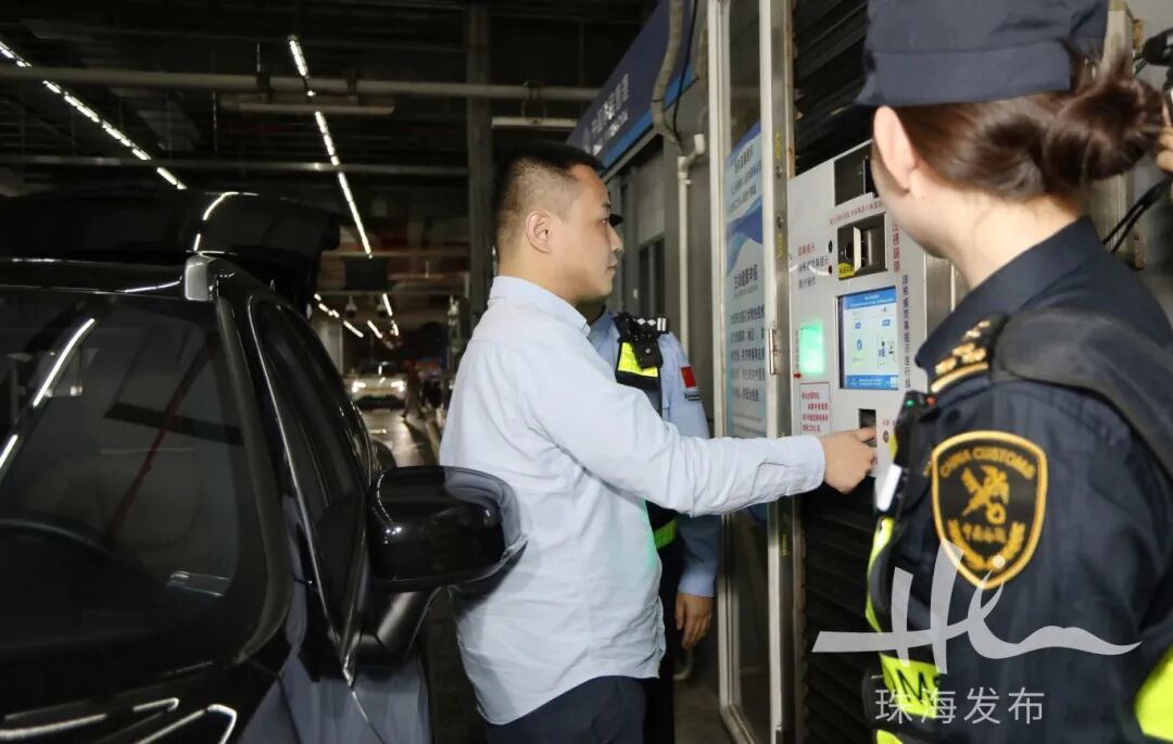 “粤车南下”首车出发!从珠海驶向香港 “粤车南下”首车出发!从珠海驶向香港