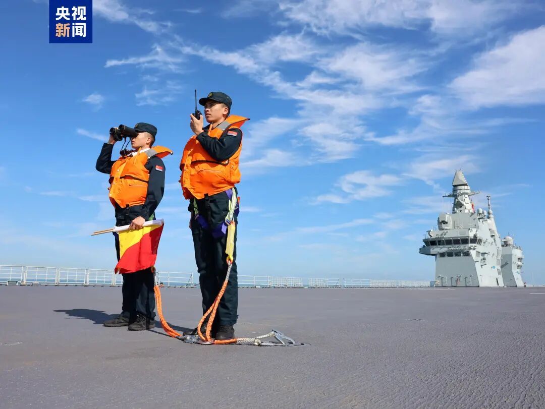 重磅！四川舰完成首次航行试验，返回上海码头