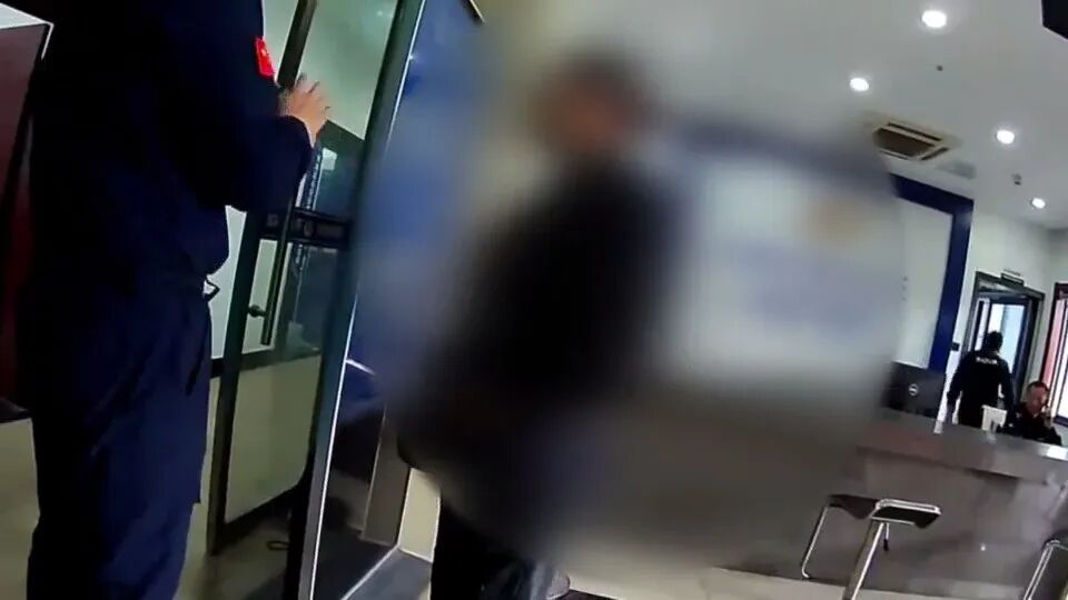 浙江网约车司机一个动作，乘客竟想要跳车？