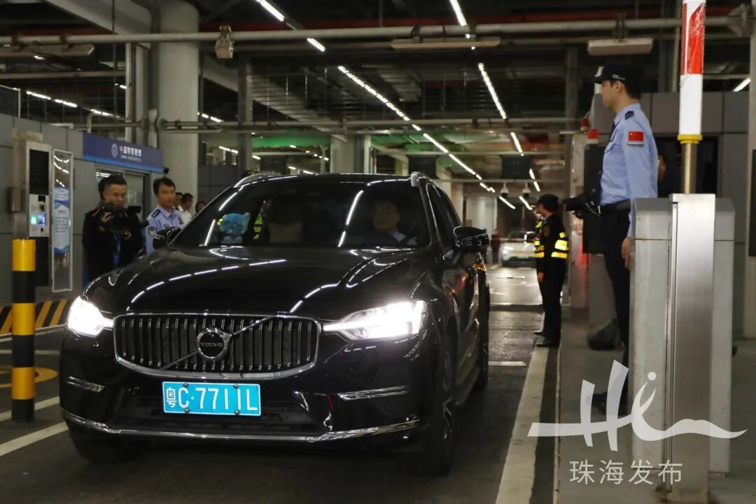 “粤车南下”首车出发!从珠海驶向香港 “粤车南下”首车出发!从珠海驶向香港