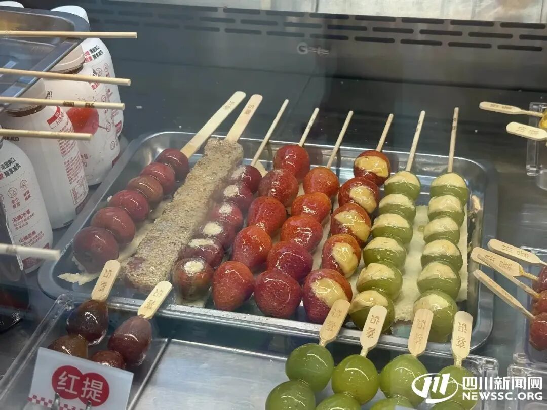 “奶皮子糖葫芦”爆火 潜藏健康风险应警惕