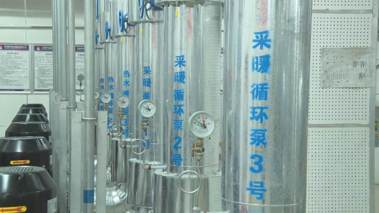 北京已启动正式供暖 摸摸暖气片热不热? 北京已启动正式供暖 摸摸暖气片热不热?