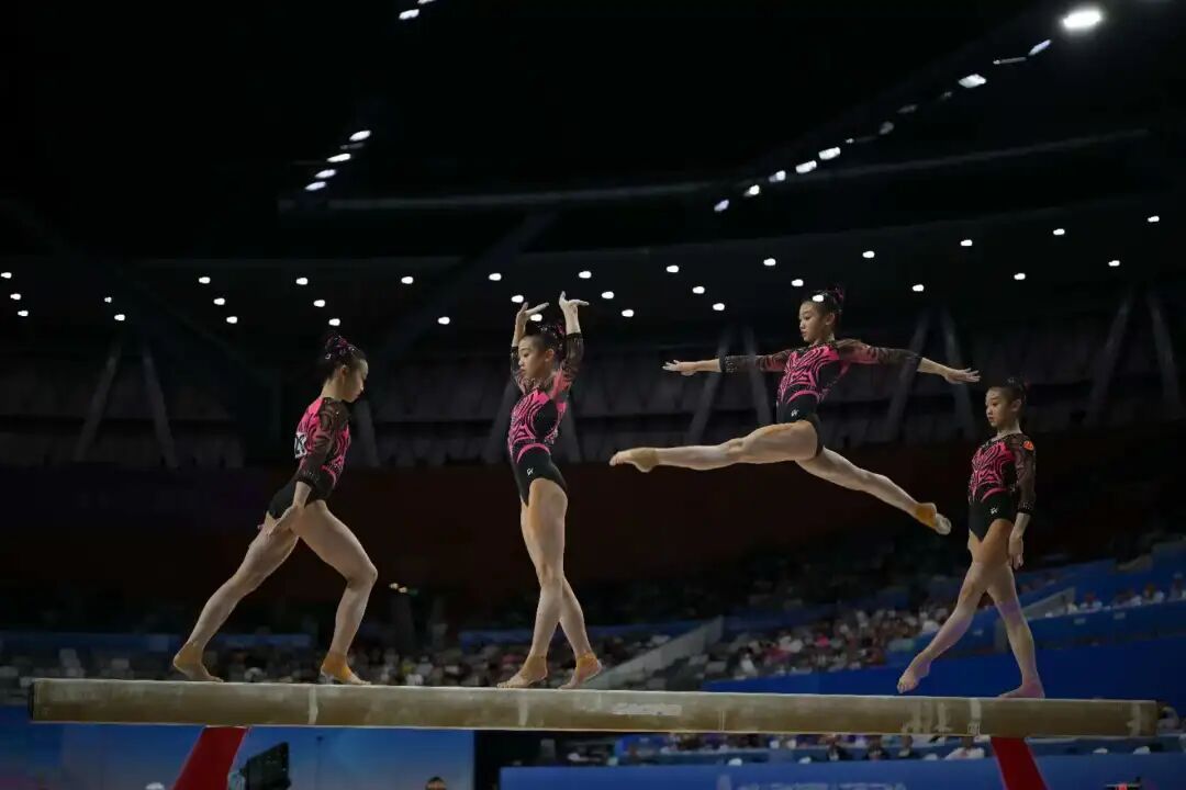 广东小花柯沁沁夺得十五运会平衡木冠军