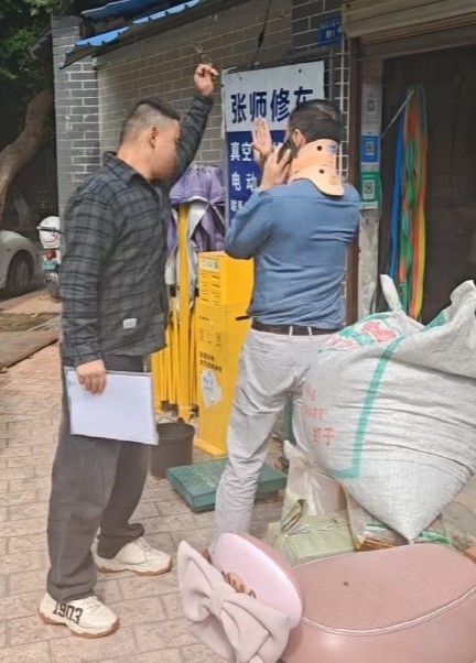 四川一男子称遭人持续跟踪骚扰报案未果，警方：涉经济纠纷未达立案标准，将组织调解