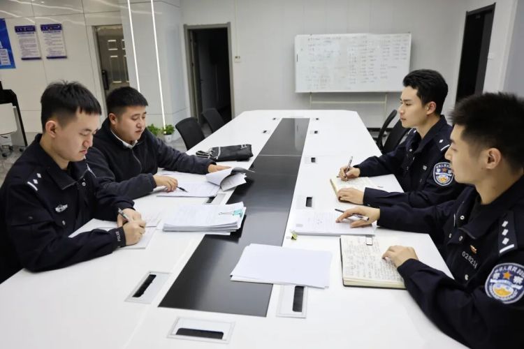 江西九江警方抓获“解BL锁”诈骗团伙 江西九江警方抓获“解BL锁”诈骗团伙