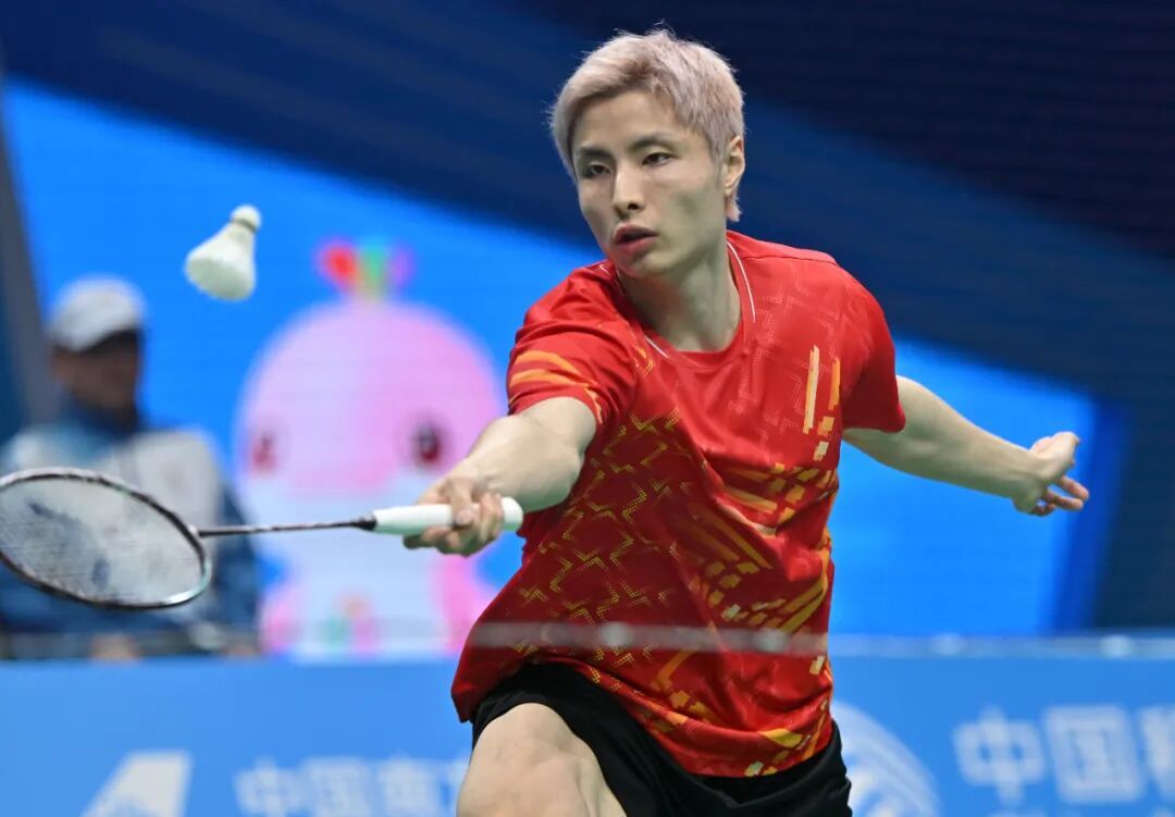 全运会 | 因伤退赛无缘羽毛球男单四强，石宇奇：起跳落地后感觉跟腱响了一下，但没断