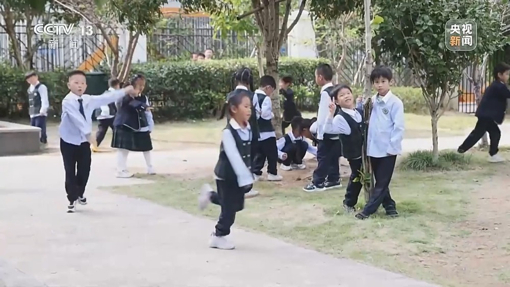 焦点访谈丨娃放春秋假 爸妈不在家?看各地“花式托管”接住焦虑 焦点访谈丨娃放春秋假 爸妈不在家?看各地“花式托管”接住焦虑