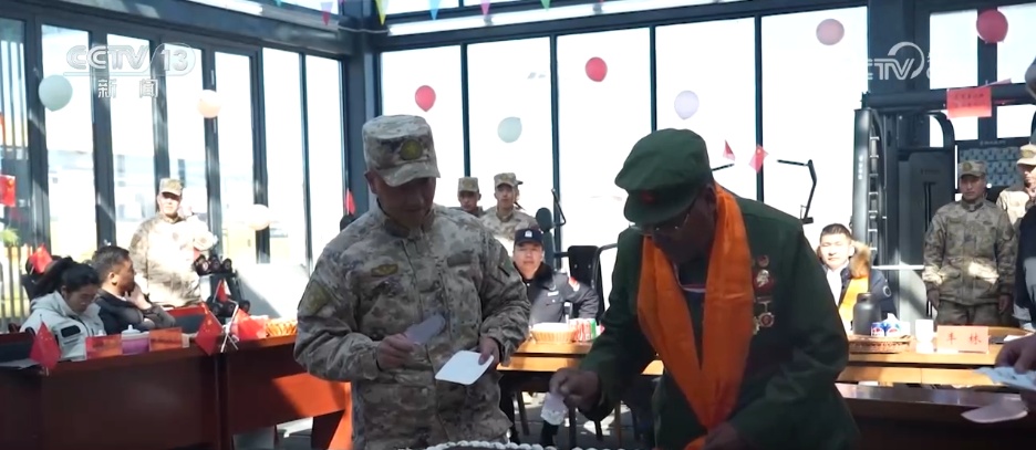 从“脚板丈量”到“智慧助巡” 昆木加哨所官兵见证65载戍边科技变迁