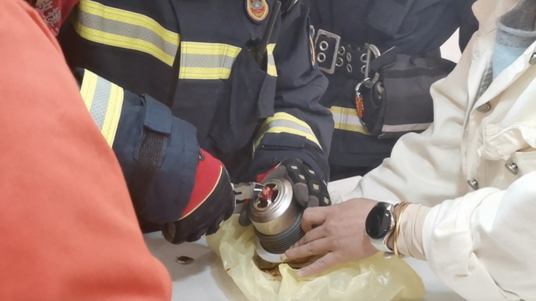 厨房这个地方利如刀片，手不要伸进去！已有多人中招