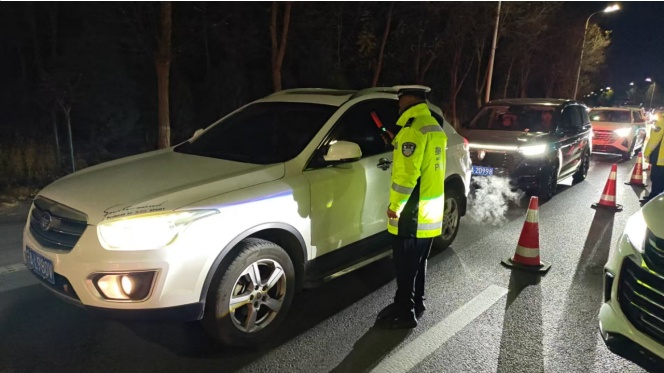 半斤白酒“壮胆”，男子酒驾被查！