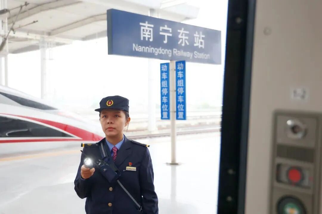 获得火车头奖章的“90后”铁路女生，厉害在哪儿？