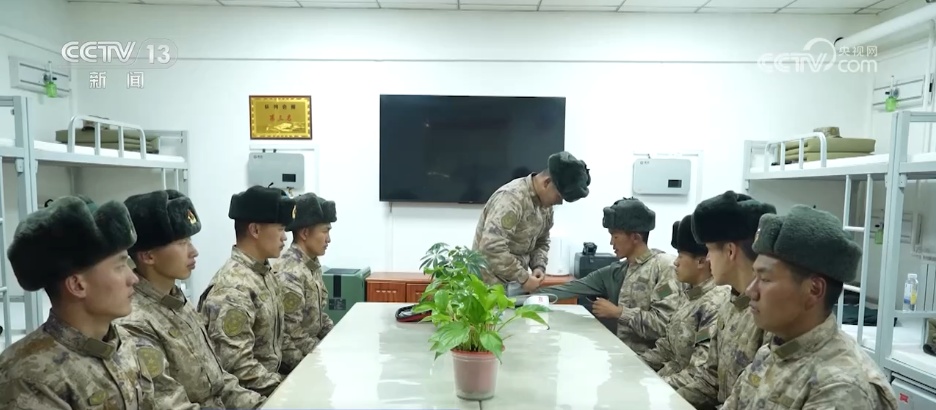 从“脚板丈量”到“智慧助巡” 昆木加哨所官兵见证65载戍边科技变迁