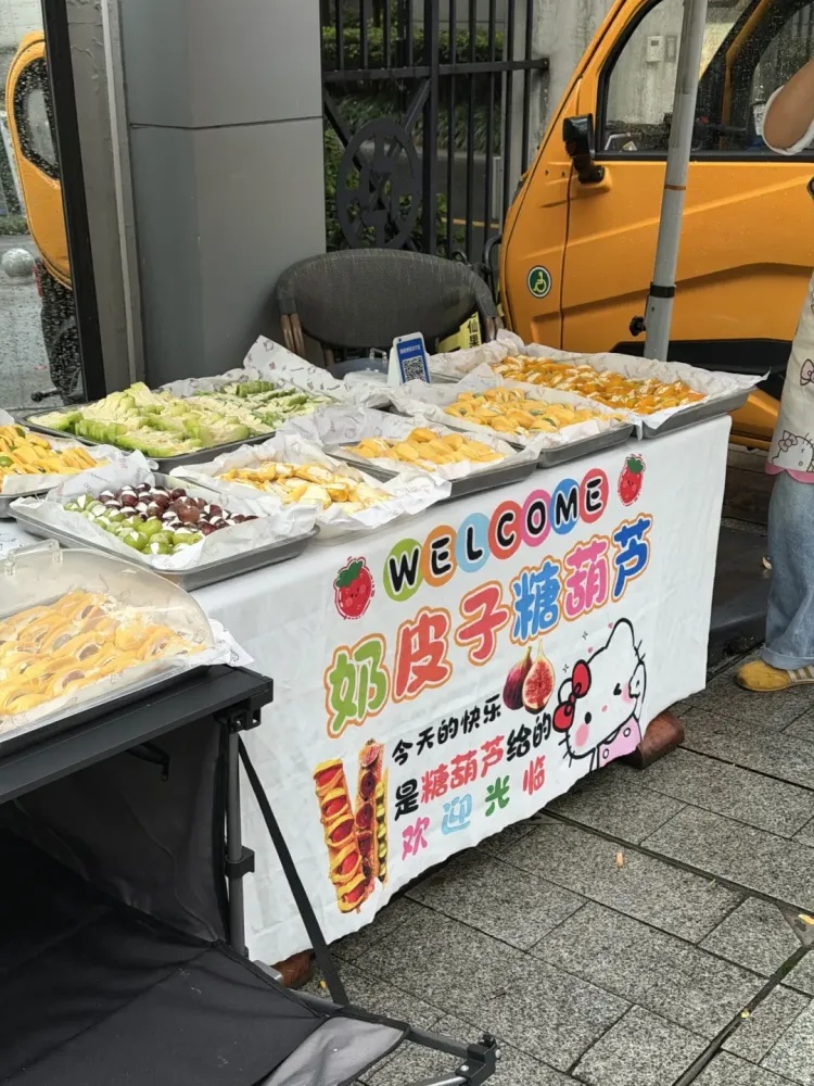 爆火！浙江姑娘搞副业，2小时卖3000元！提前1小时排队，有人开车30公里赶来！