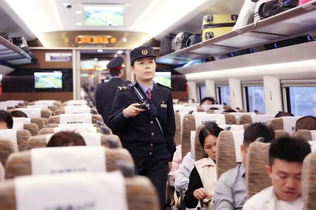 获得火车头奖章的“90后”铁路女生，厉害在哪儿？