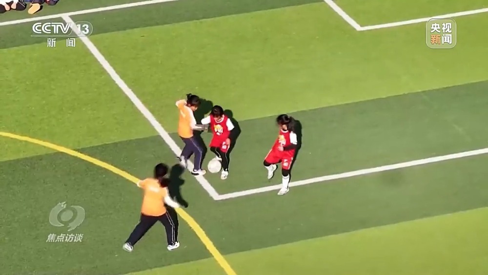 焦点访谈丨娃放春秋假 爸妈不在家?看各地“花式托管”接住焦虑 焦点访谈丨娃放春秋假 爸妈不在家?看各地“花式托管”接住焦虑