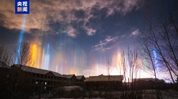 漠河出现“寒夜光柱”奇观，酷似《流浪地球》中的“行星发动机”