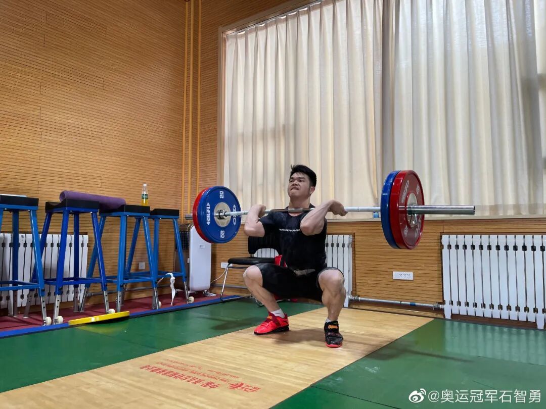 32岁石智勇泪洒全运会领奖台！结束22年举重生涯