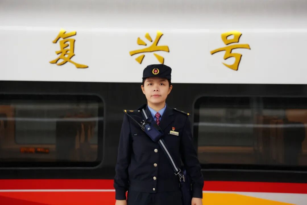 获得火车头奖章的“90后”铁路女生，厉害在哪儿？