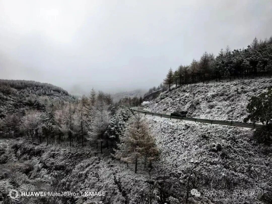冷空气猛扑!云南多地降雪,局地降温超10℃,未来天气...... 冷空气猛扑!云南多地降雪,局地降温超10℃,未来天气......