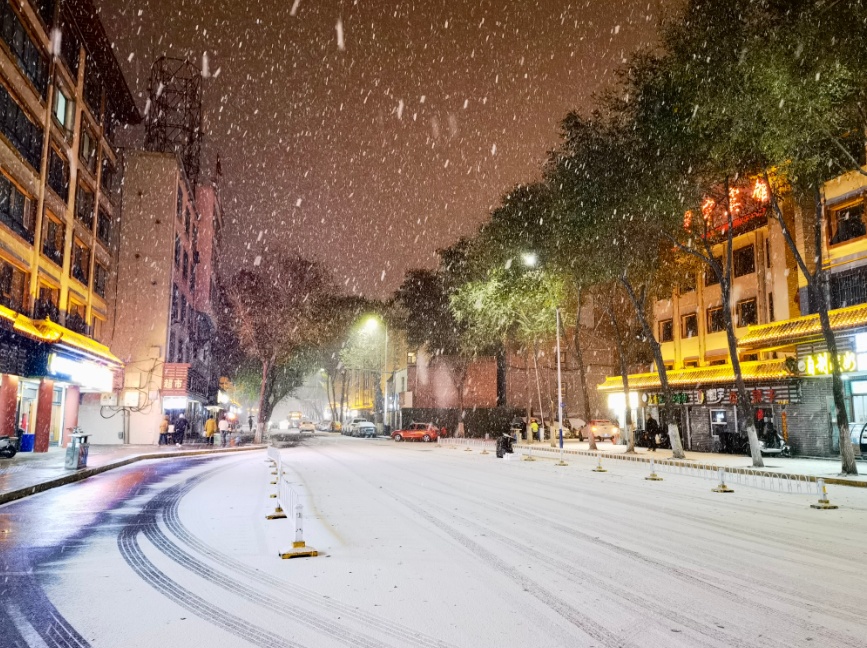 西宁迎来降雪天气