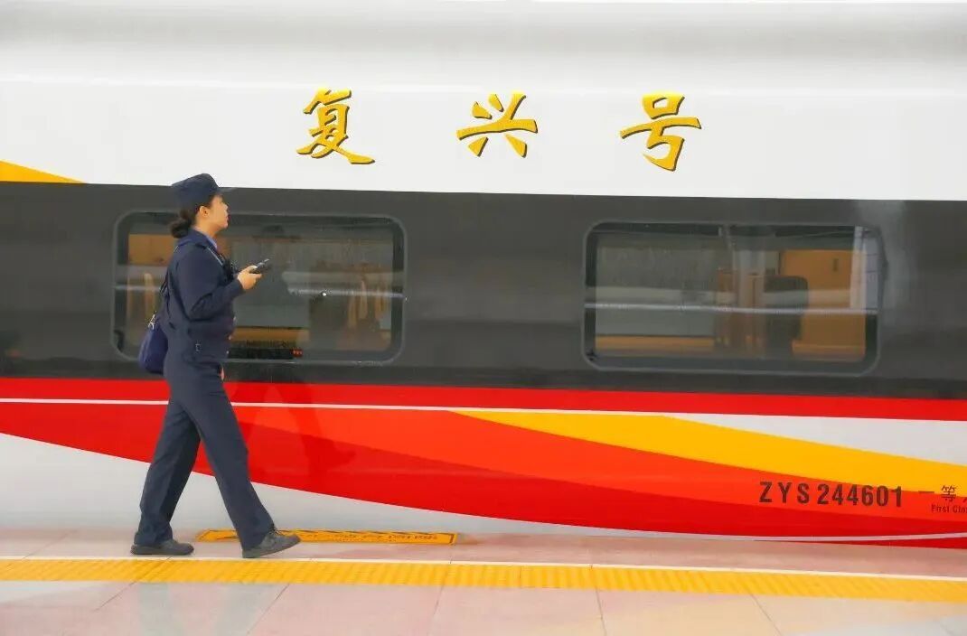 获得火车头奖章的“90后”铁路女生，厉害在哪儿？