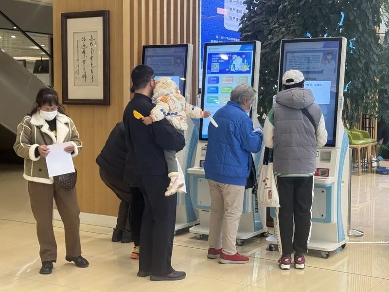 “柿”可而止，别让固体杨枝甘露成“肠胃刺客”！医生提醒