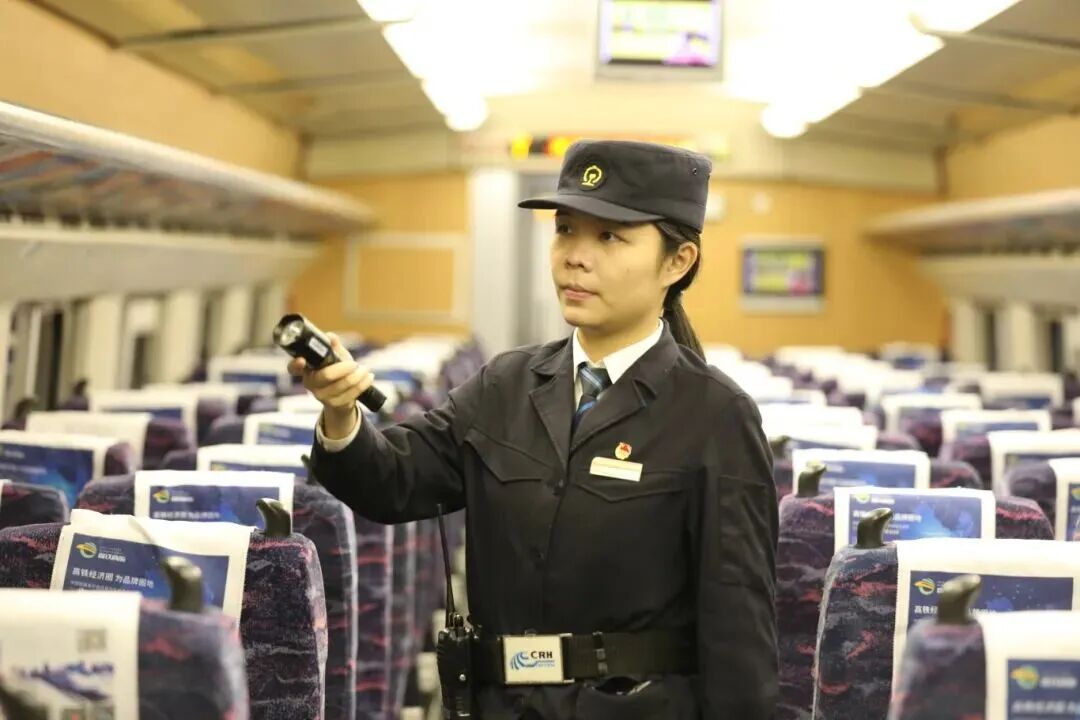 获得火车头奖章的“90后”铁路女生，厉害在哪儿？