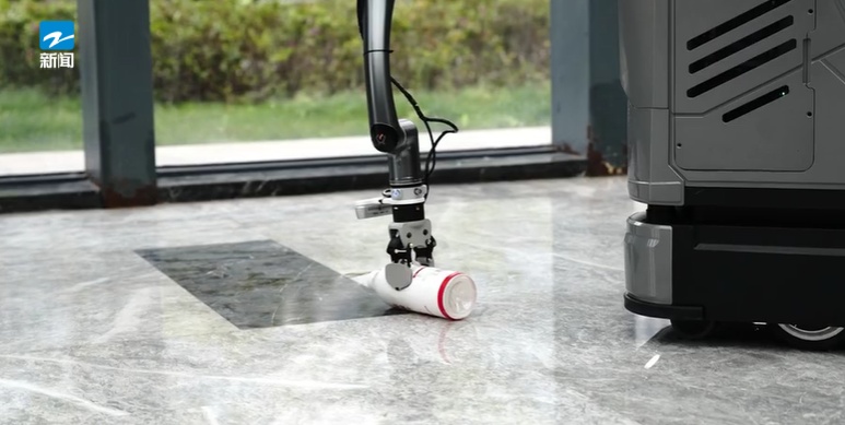 全国首台!空间智能清洁机器人在杭州上岗! 全国首台!空间智能清洁机器人在杭州上岗!