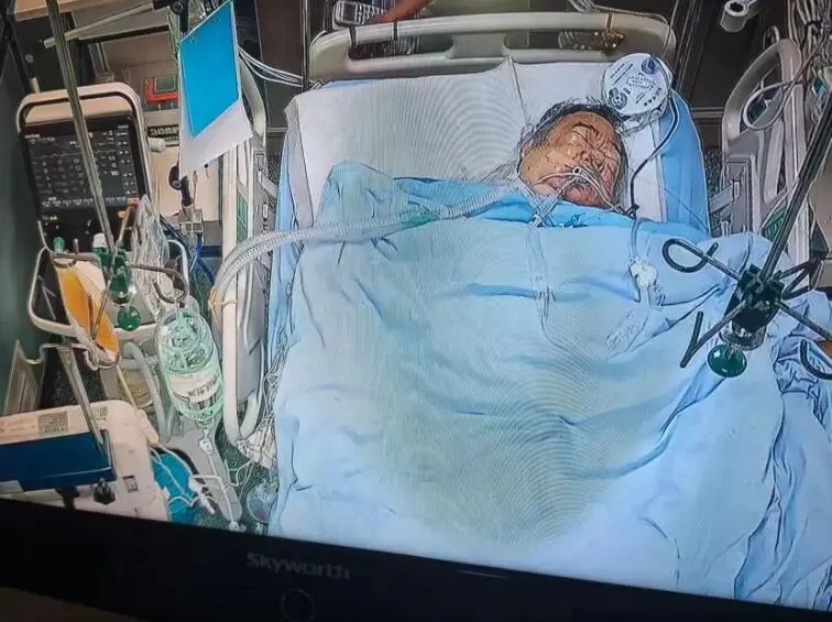 60岁大爷见义勇为被捅5刀,至今仍在ICU,最新情况:犯罪嫌疑人已刑拘 60岁大爷见义勇为被捅5刀,至今仍在ICU,最新情况:犯罪嫌疑人已刑拘
