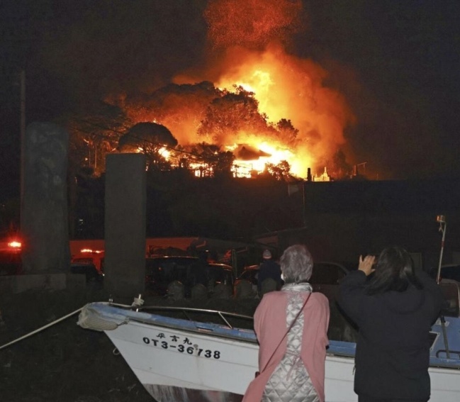 日媒:日本大分市发生大规模火灾,致1人失踪,火势持续半天仍未被扑灭 日媒:日本大分市发生大规模火灾,致1人失踪,火势持续半天仍未被扑灭
