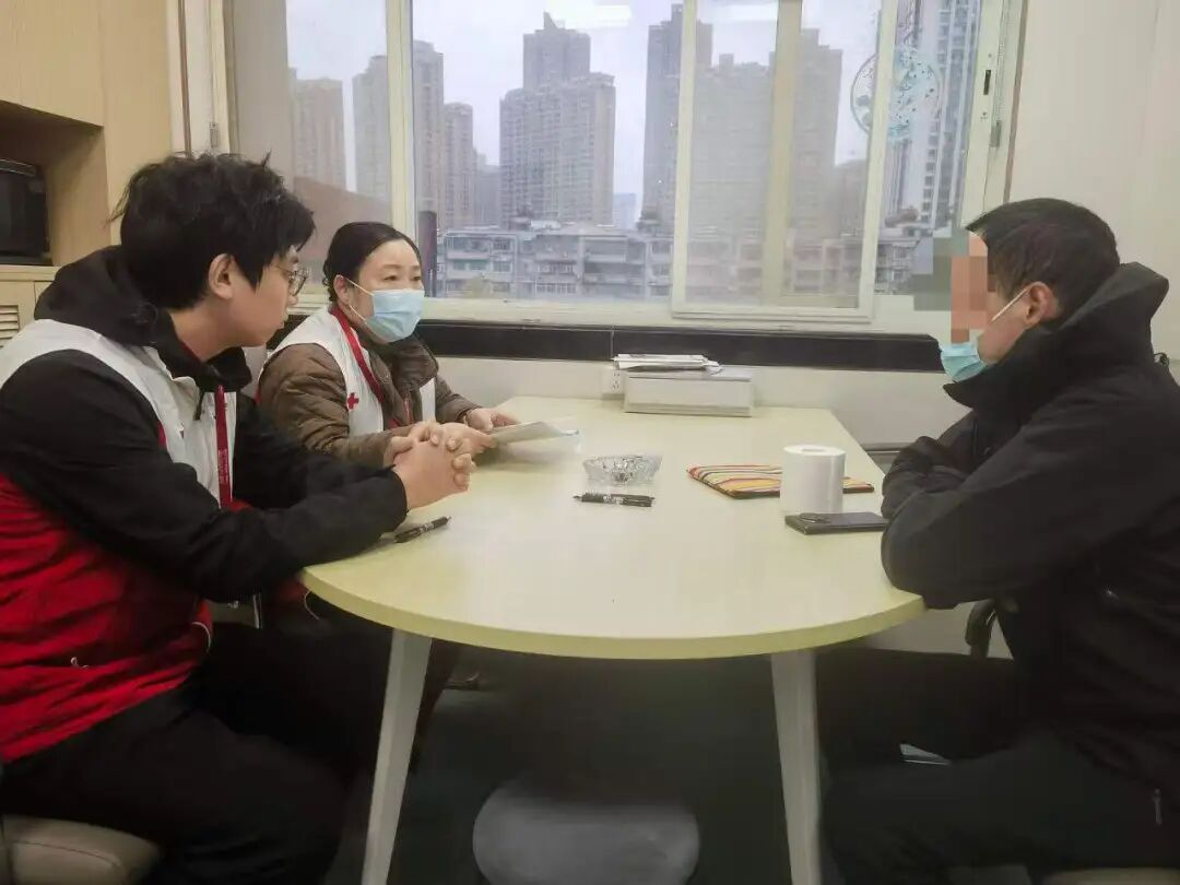 年仅36岁,武汉辅警陈霖不幸去世!能用的器官全捐了 年仅36岁,武汉辅警陈霖不幸去世!能用的器官全捐了