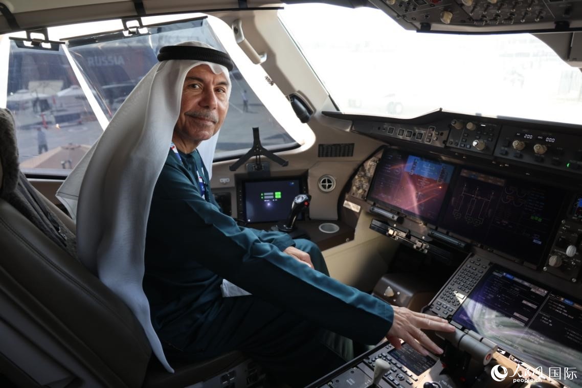 国产飞机亮相迪拜航展 国产飞机亮相迪拜航展