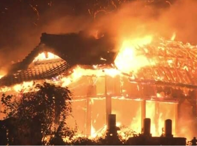 日媒:日本大分市发生大规模火灾,致1人失踪,火势持续半天仍未被扑灭 日媒:日本大分市发生大规模火灾,致1人失踪,火势持续半天仍未被扑灭