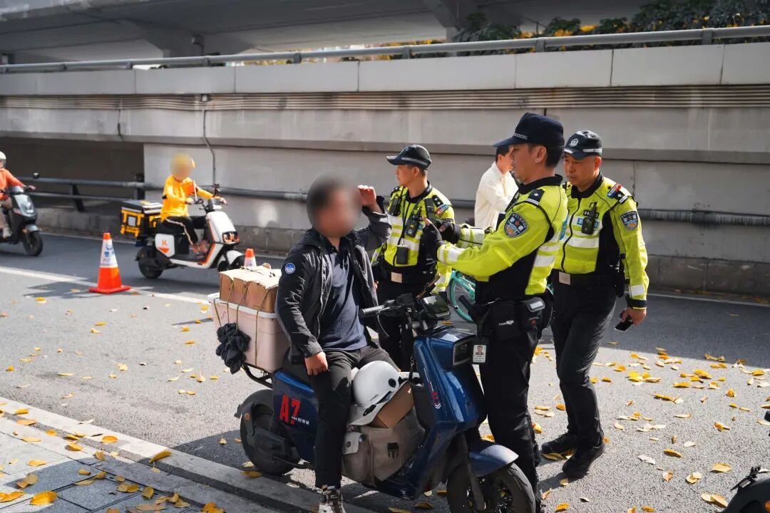 广州明确:电动自行车违法后,或可选择受教育代替处罚 广州明确:电动自行车违法后,或可选择受教育代替处罚