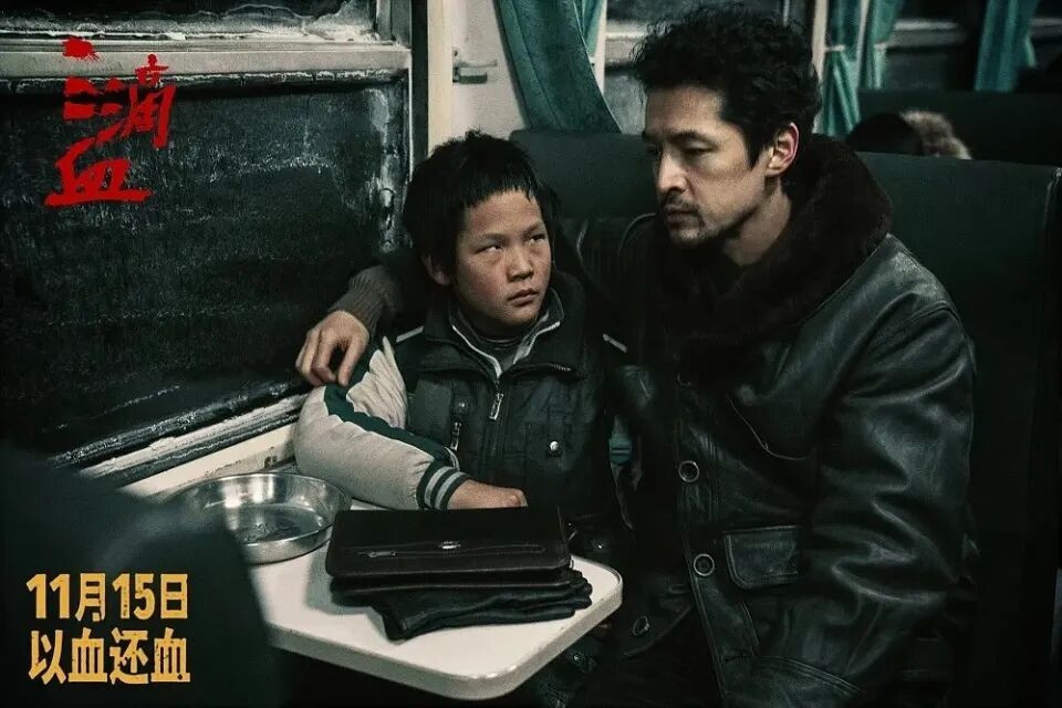 深夜，胡歌现身武汉