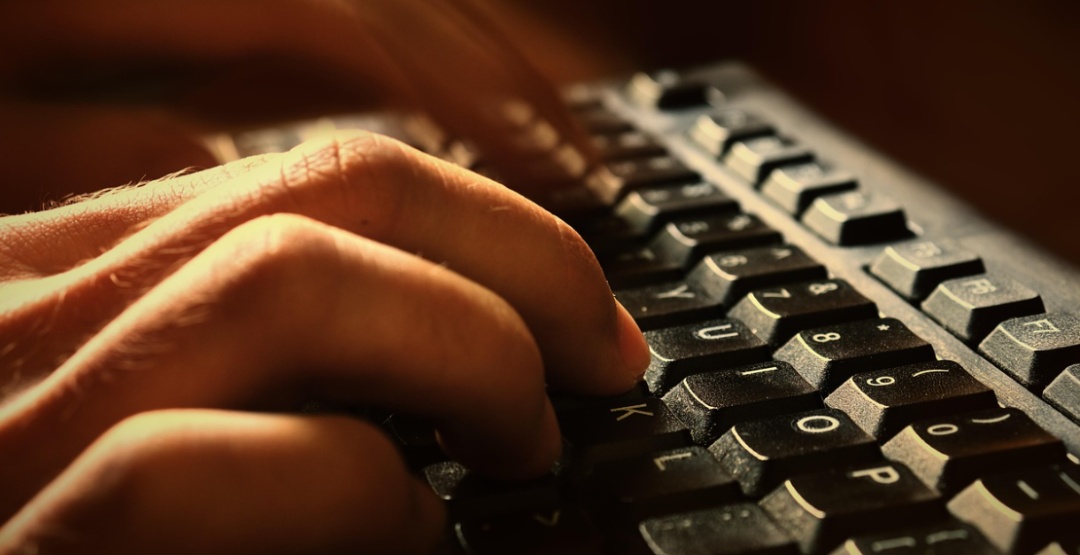 “这些文件有吗?”老同学发来的一份资料清单,让他起了疑心 “这些文件有吗?”老同学发来的一份资料清单,让他起了疑心