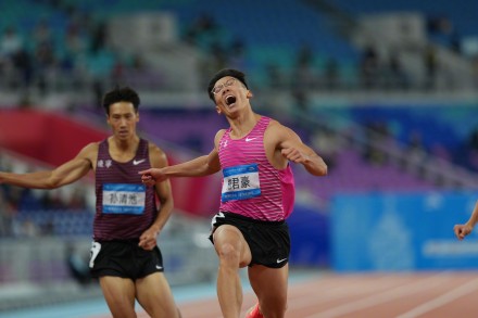 施君豪获得男子200米冠军