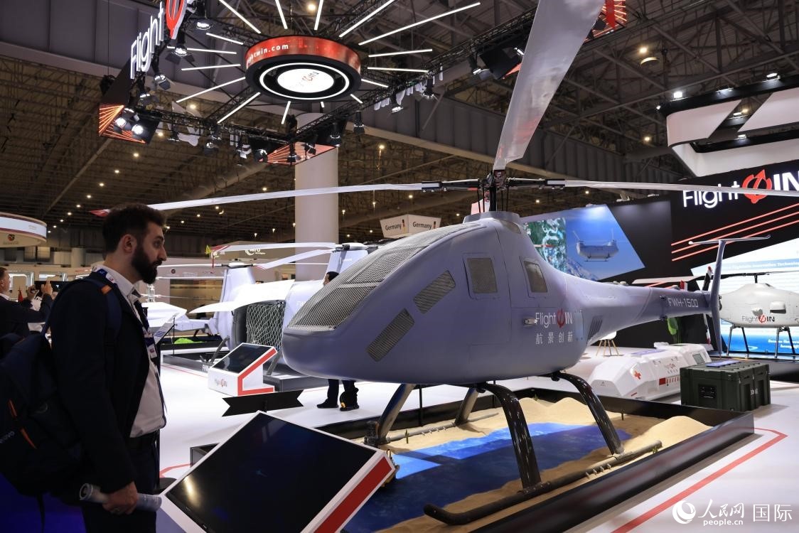 国产飞机亮相迪拜航展 国产飞机亮相迪拜航展